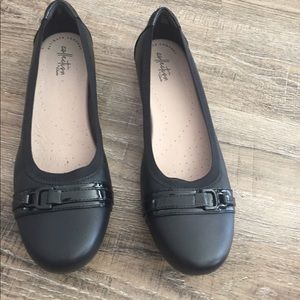 Clark’s black flats